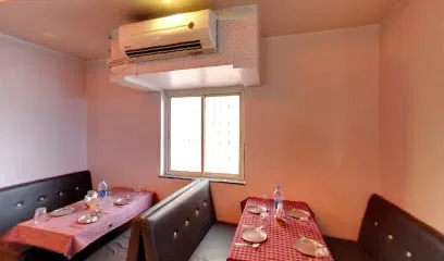 Aryan's Family Restaurant & Bar